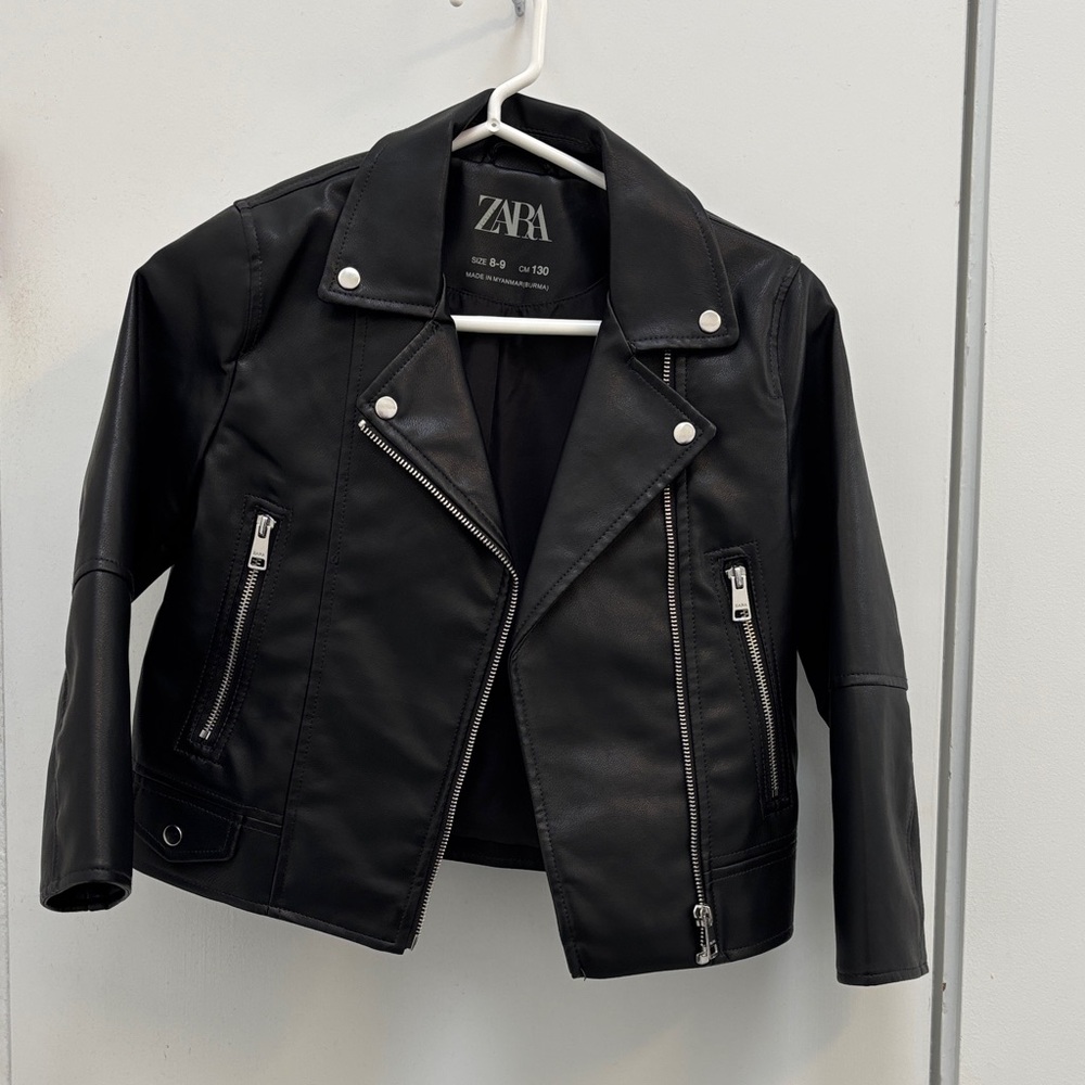 Zara Kid’s Sleek Black Faux Leather Biker Jacket (Size 8-9 cm130)